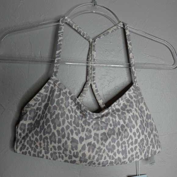 Johnny Was Calme Cross Back Leopard Sports Bra - Picture 3 of 6